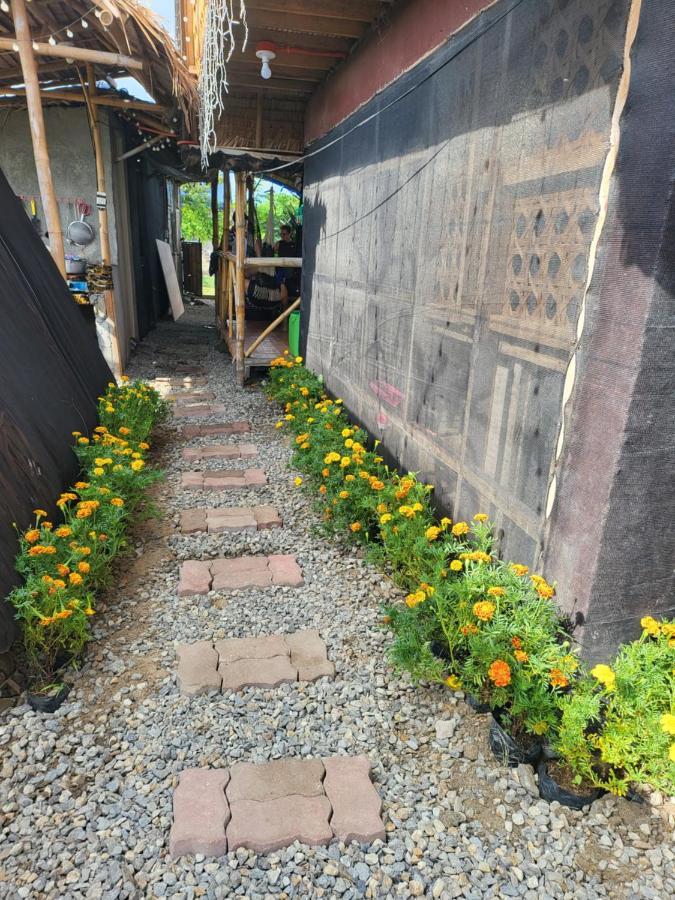 Calatagan'S Bahay Kubo - With Beach Access Экстерьер фото
